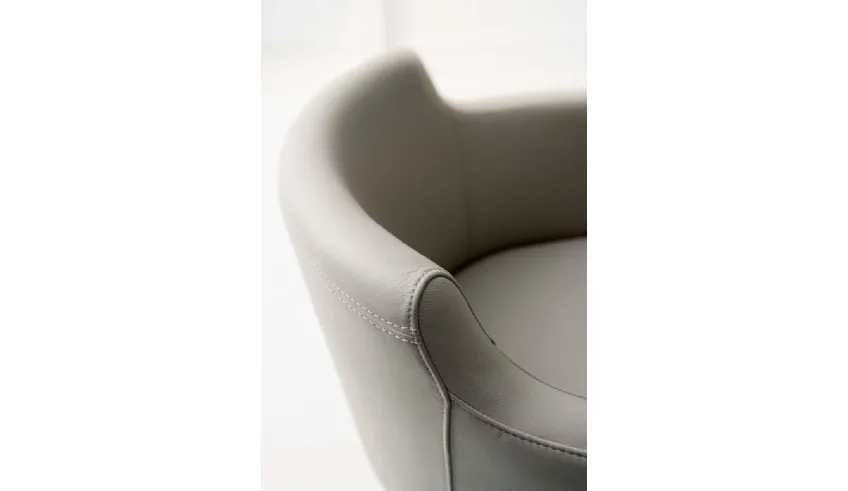 Poltroncina Ozzio beige